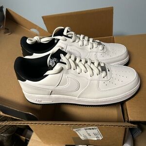 12 Nike Air Force One low All White:Black trim New